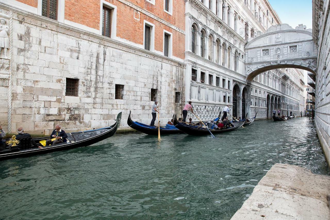 Biennale Ca Dario Apartment Venice Exterior photo