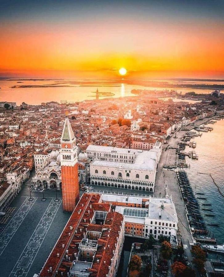 Biennale Ca Dario Apartment Venice Exterior photo